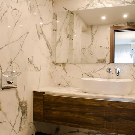 Thess1home Grand Mistral Апартаменты *